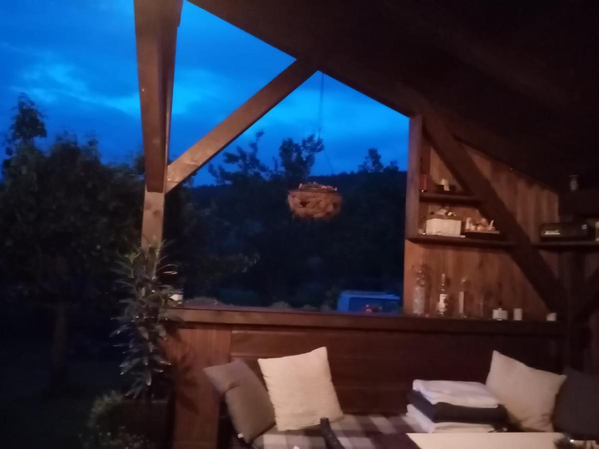 Mija Apartman S Vinnym Sklipkem, Zahradou A Grilem Kajov Екстер'єр фото