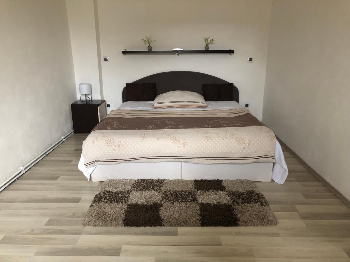 Mija Apartman S Vinnym Sklipkem, Zahradou A Grilem Kajov Екстер'єр фото