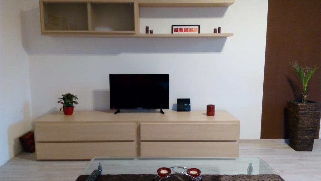 Mija Apartman S Vinnym Sklipkem, Zahradou A Grilem Kajov Екстер'єр фото