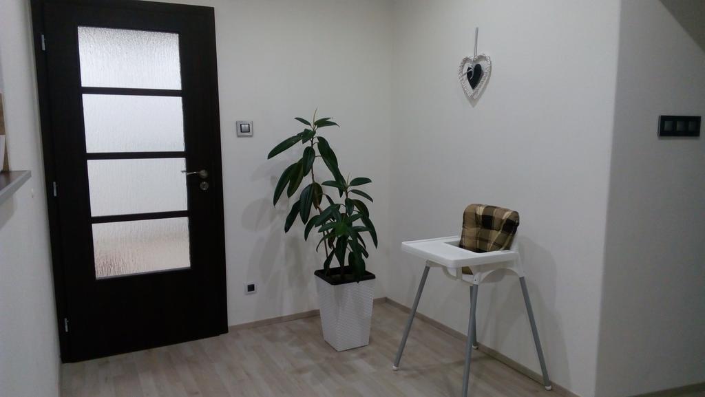 Mija Apartman S Vinnym Sklipkem, Zahradou A Grilem Kajov Екстер'єр фото